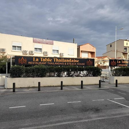 Hotel Restaurant Calypso Fos-sur-Mer Bagian luar foto