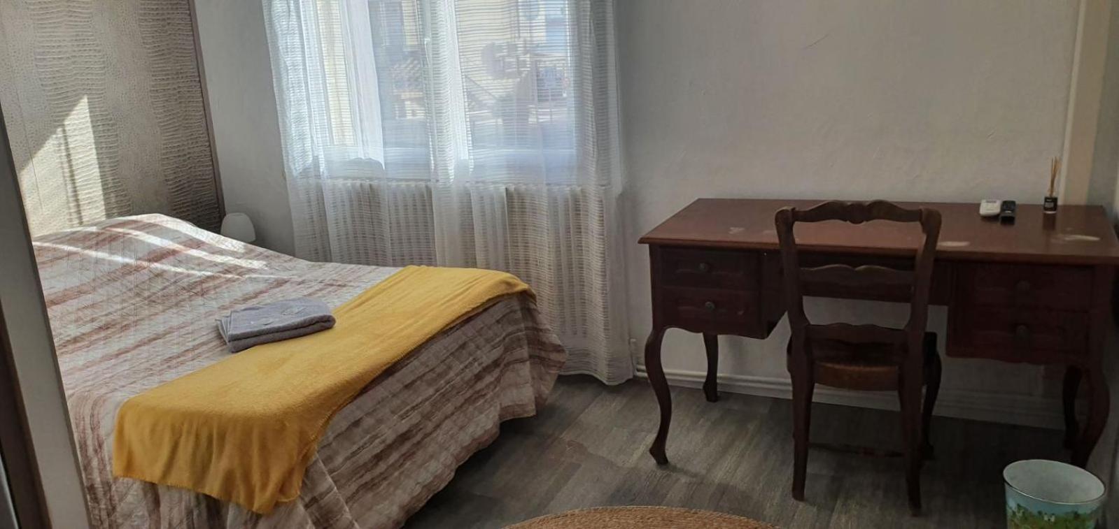 Hotel Restaurant Calypso Fos-sur-Mer Bagian luar foto
