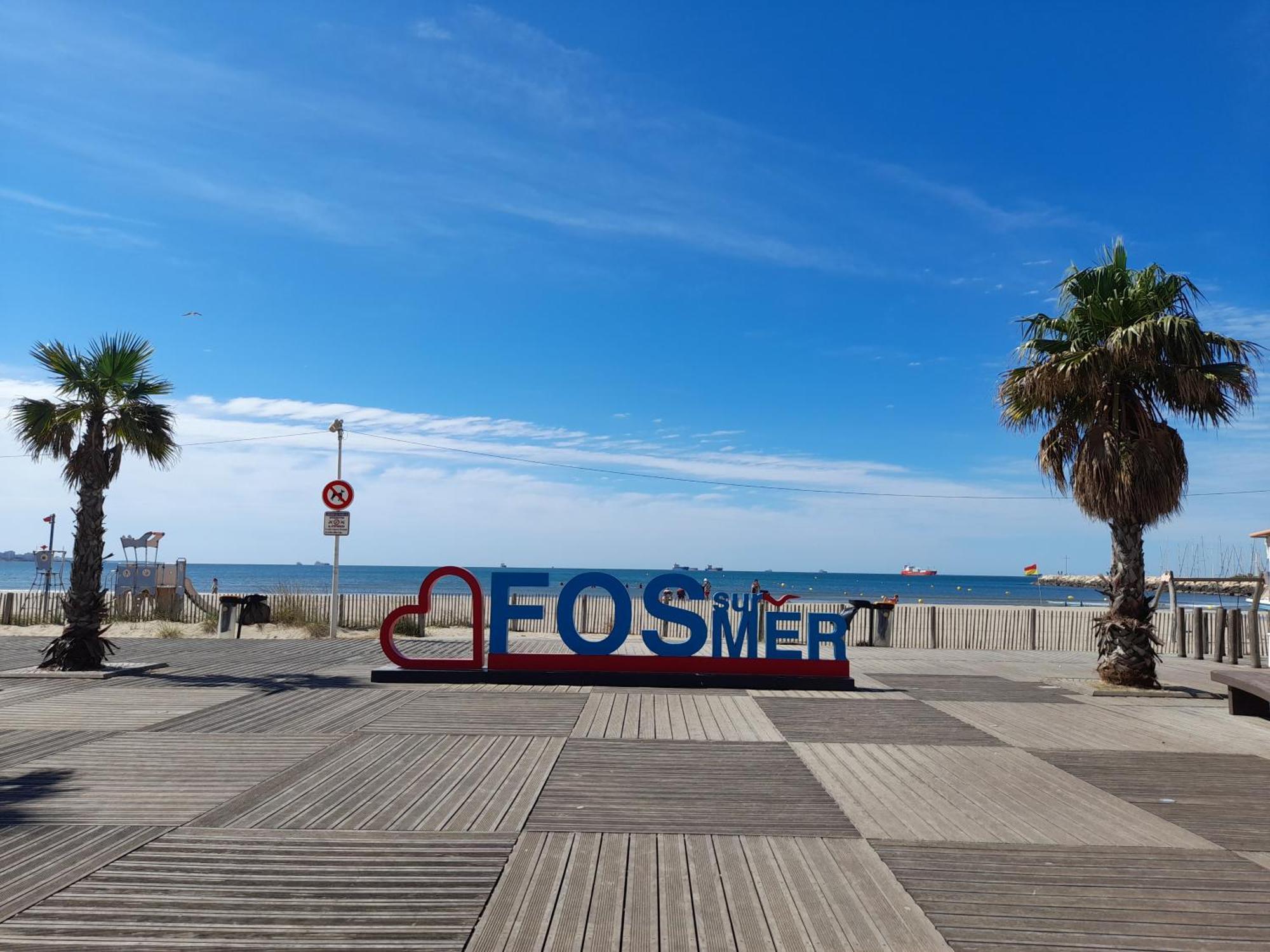 Hotel Restaurant Calypso Fos-sur-Mer Bagian luar foto