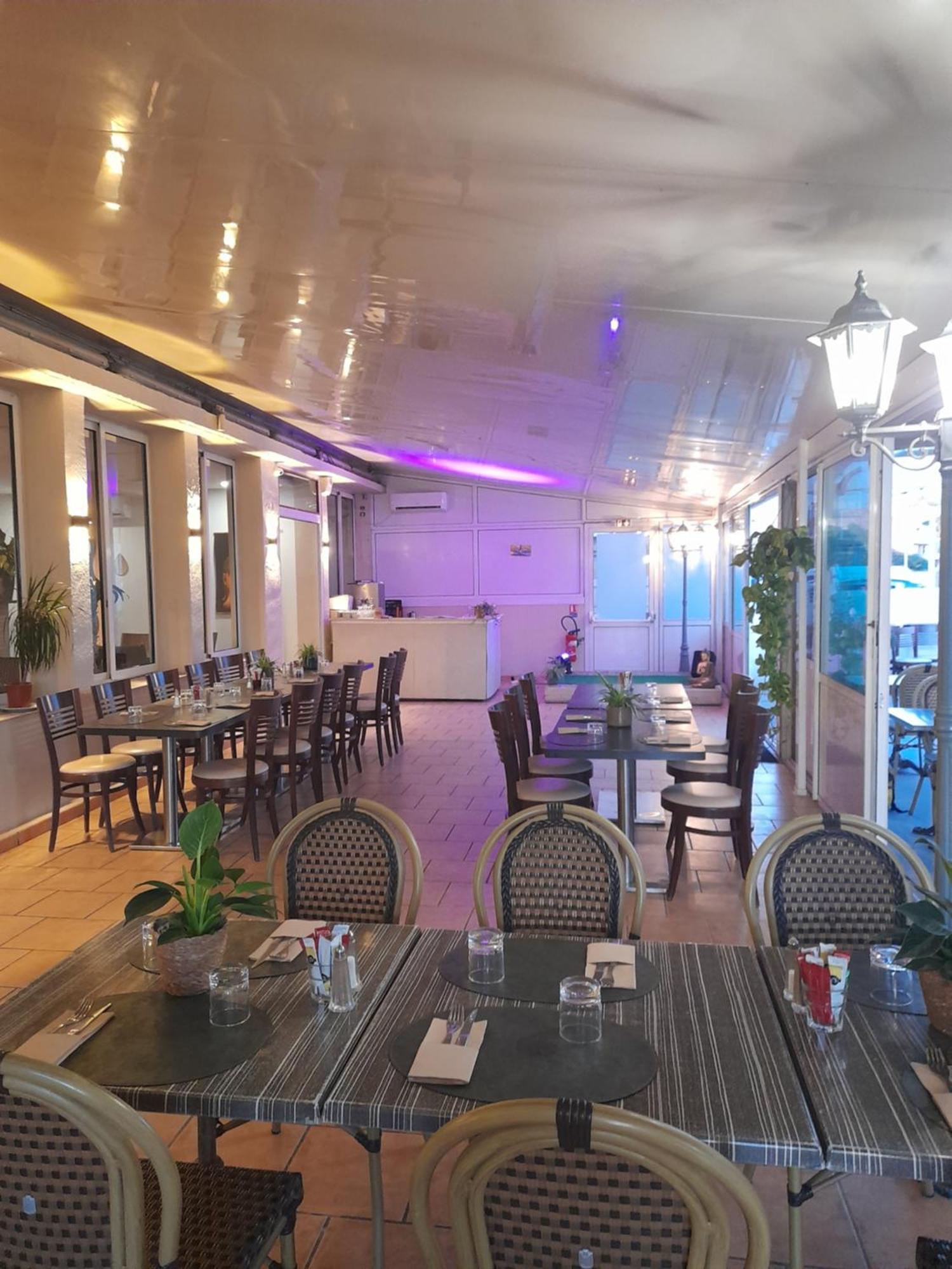Hotel Restaurant Calypso Fos-sur-Mer Bagian luar foto