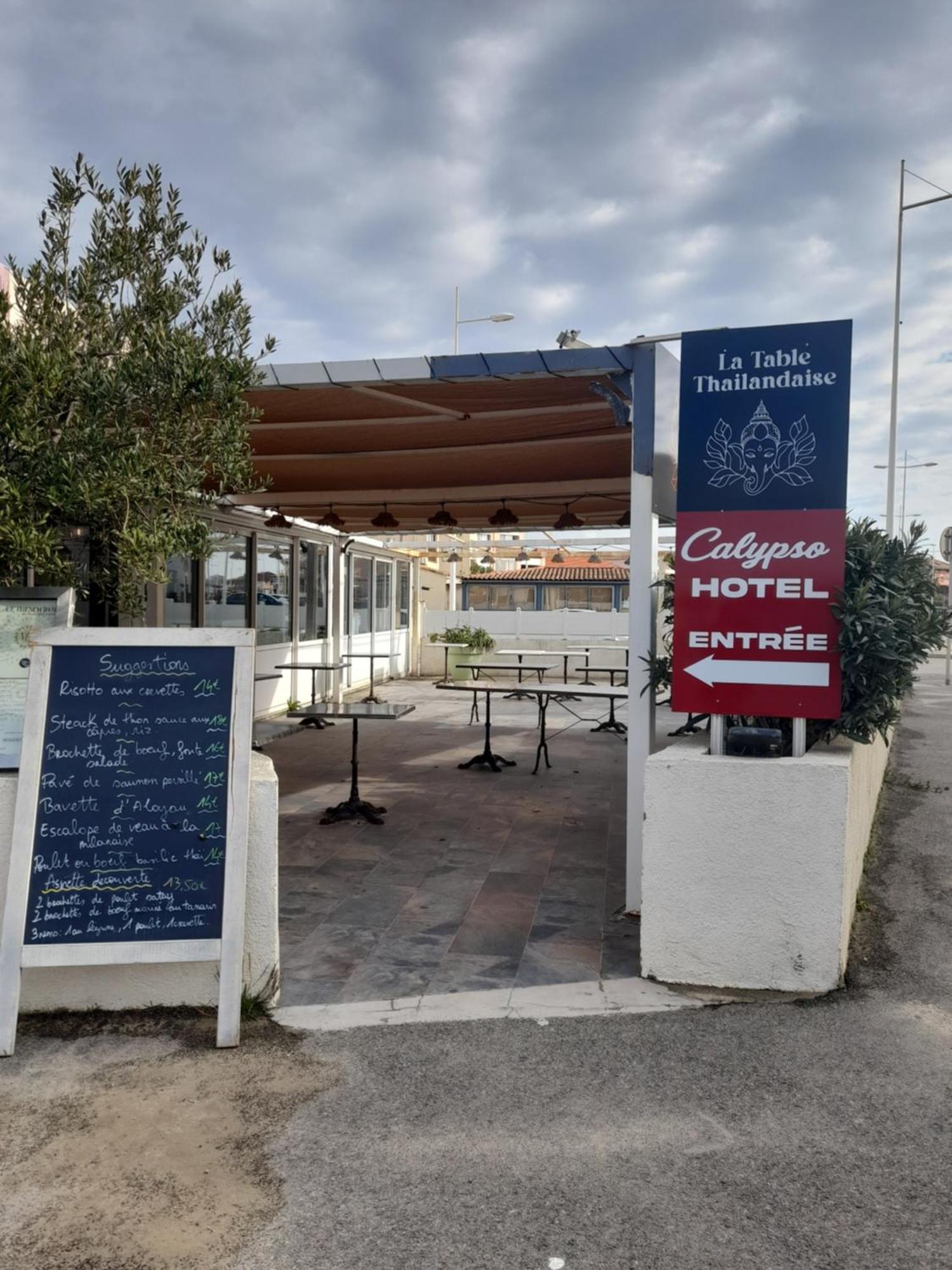 Hotel Restaurant Calypso Fos-sur-Mer Bagian luar foto