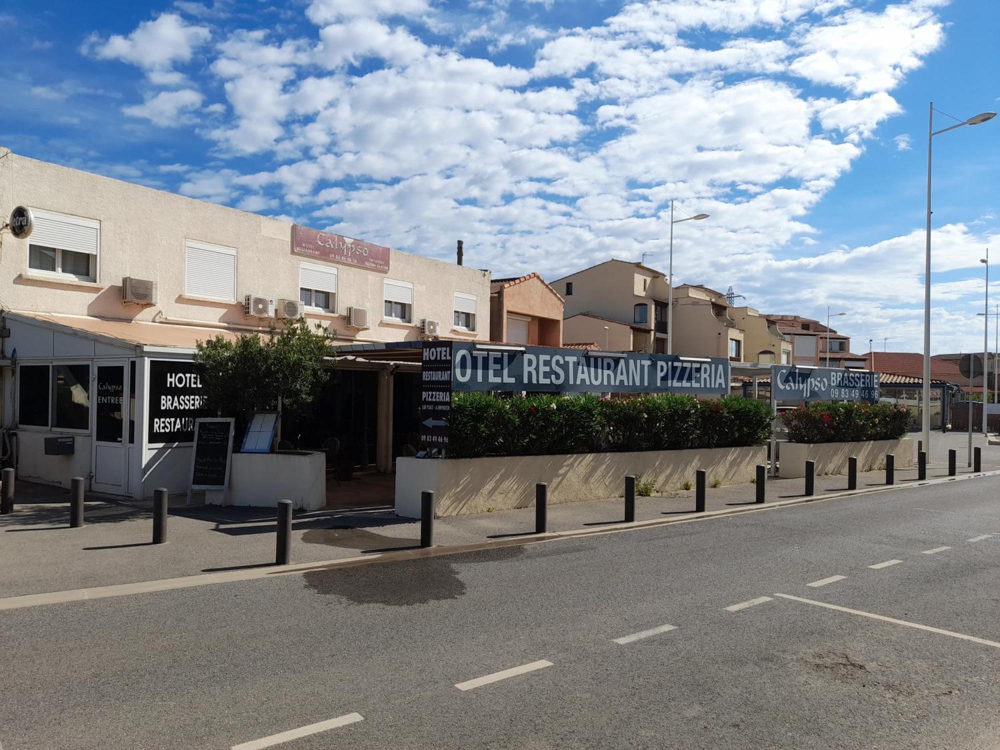 Hotel Restaurant Calypso Fos-sur-Mer Bagian luar foto